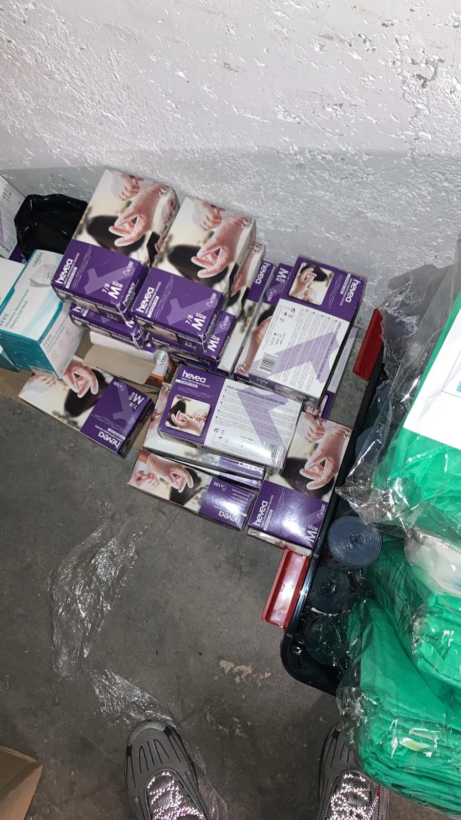 Stock de gants d'examen