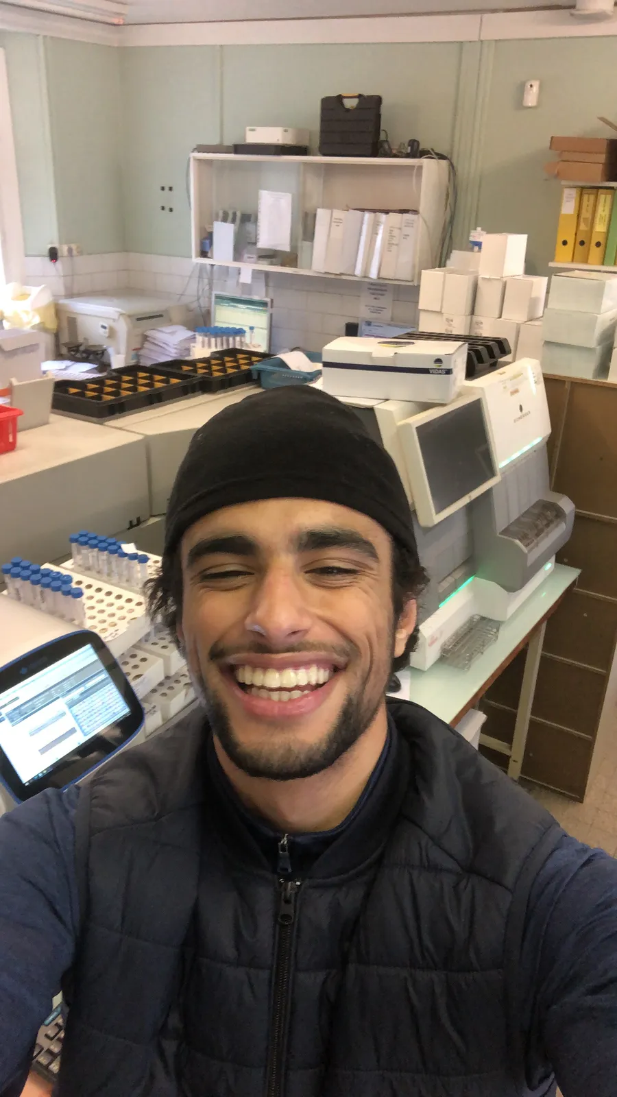 Un fondateur dans un laboratoire partenaire